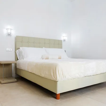 Vatican Grand Nocleg ze śniadaniem 3*