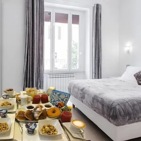 Vatican Grand Nocleg ze śniadaniem